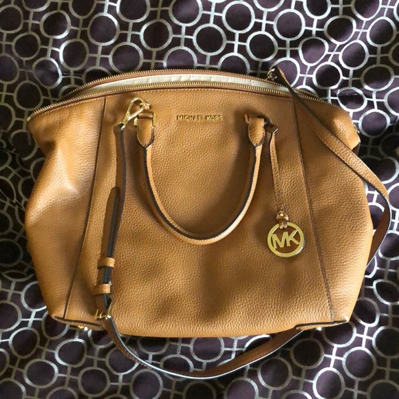 Michael Kors Riley Large Satchel - Picture 8 of 14